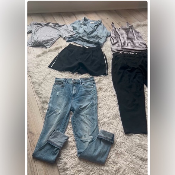 Aritzia Bundle Size 6 - Picture 2 of 10